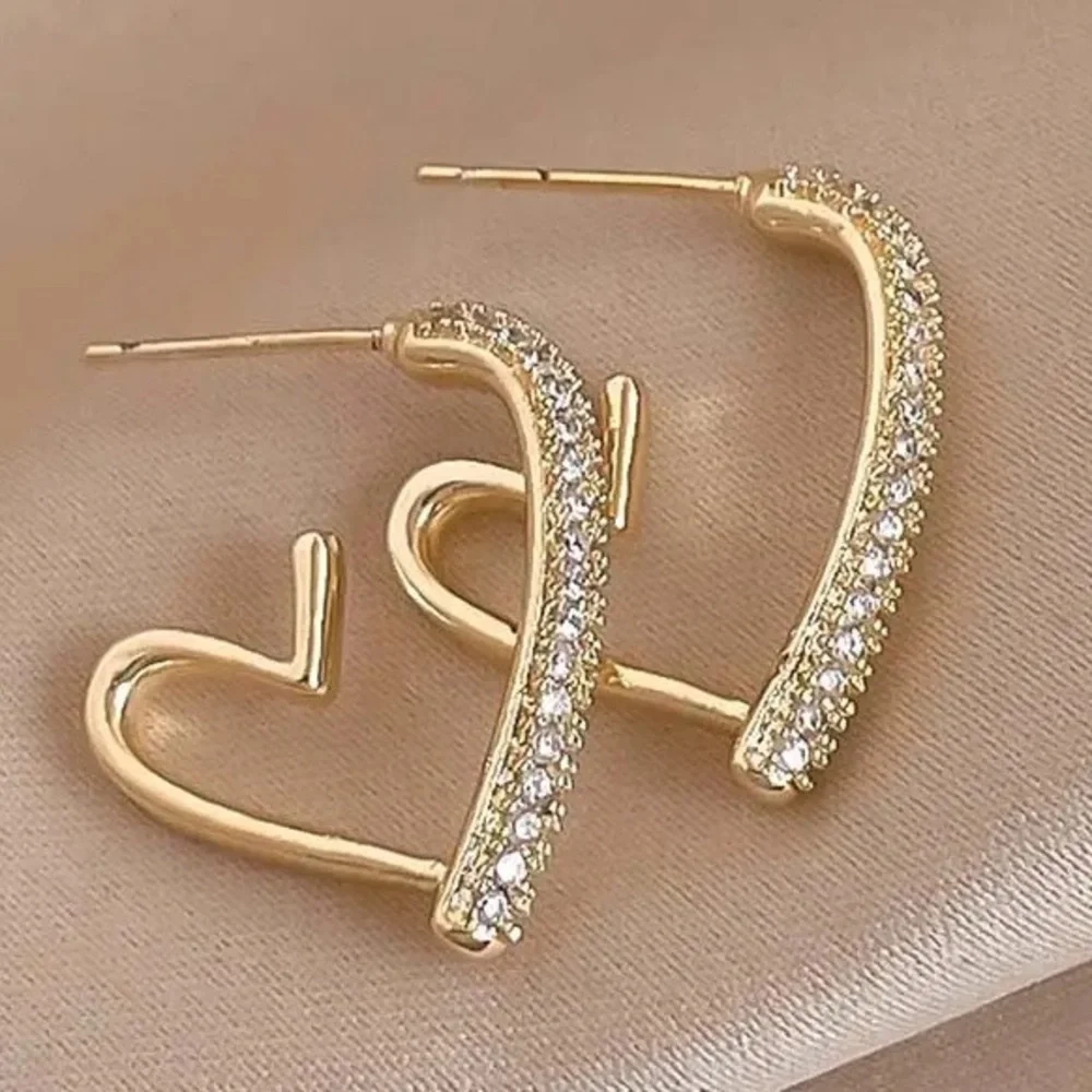 💎 NEW 14K Gold Plated Diamond Peach Heart Earrings